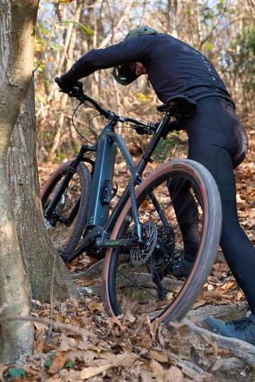 Used Sants Custom Shimano CUES 2025 Mountainbike, Light Gray — image 4 of 4
