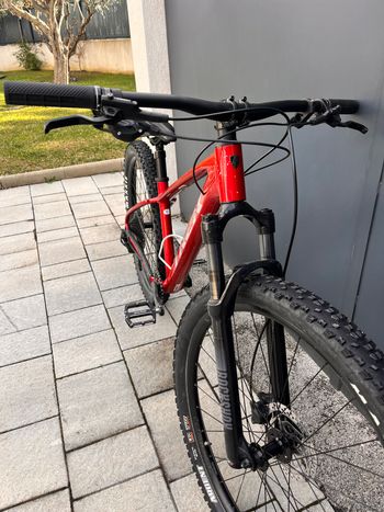 Used Trek Marlon 8 Gen 3 2023 2023 Mountainbike, Red — image 3 of 4