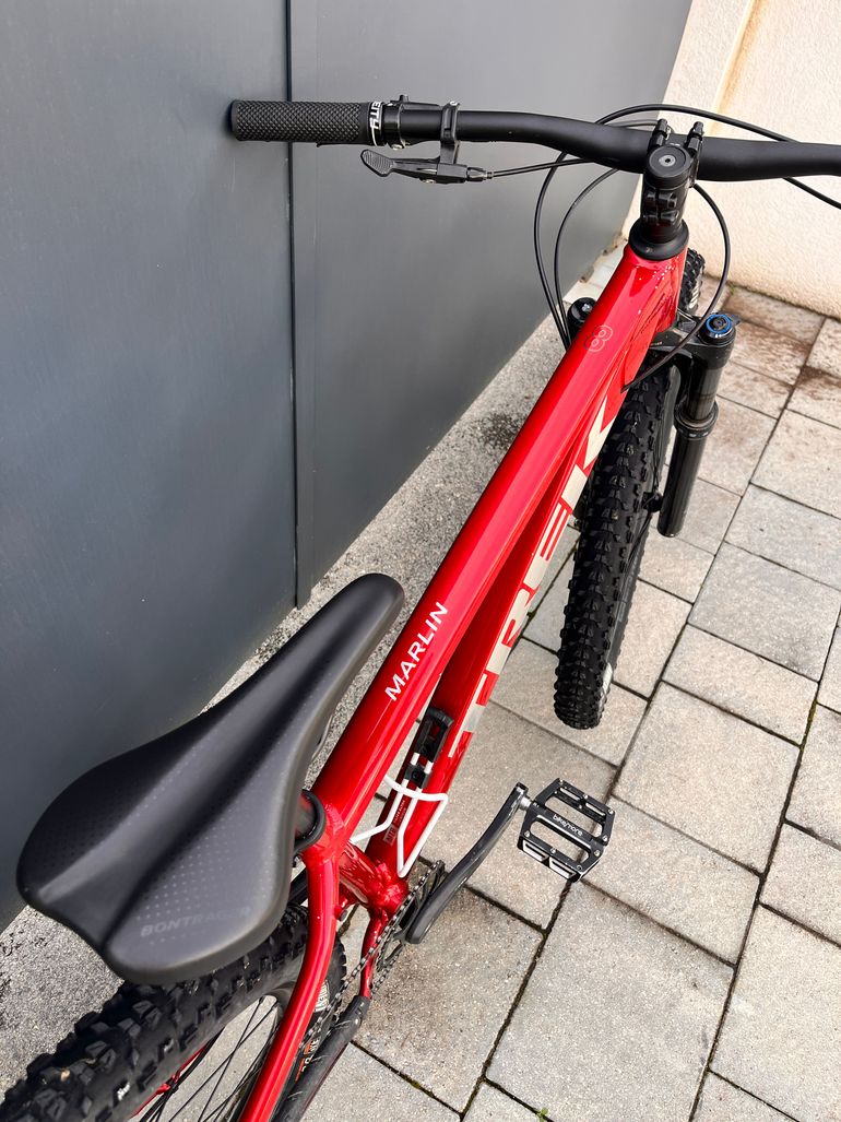 Used Trek Marlon 8 Gen 3 2023 2023 Mountainbike, Red — image 2 of 4