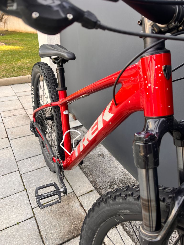 Used Trek Marlon 8 Gen 3 2023 2023 Mountainbike, Red — image 1 of 4