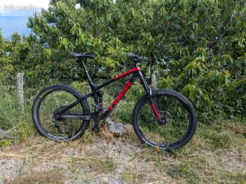 Tweedehands Trek Remedy 9.7 27.5 2018 2018 Mountainbike — afbeelding 2 van 12
