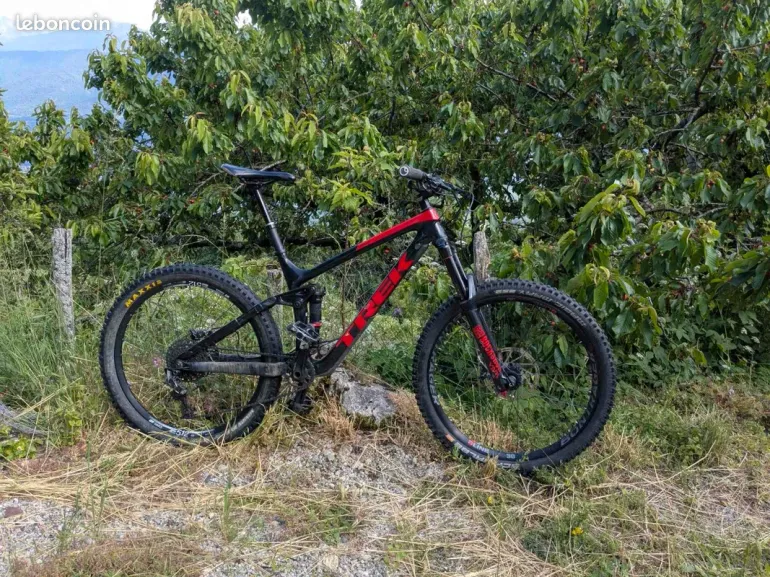 Tweedehands Trek Remedy 9.7 27.5 2018 2018 Mountainbike — afbeelding 2 van 12
