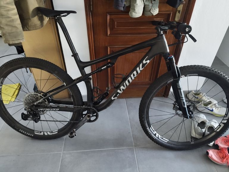 Used Specialized epic Custom Shimano Deore XT 2023 Mountainbike, Black, 29 — image 5 of 5