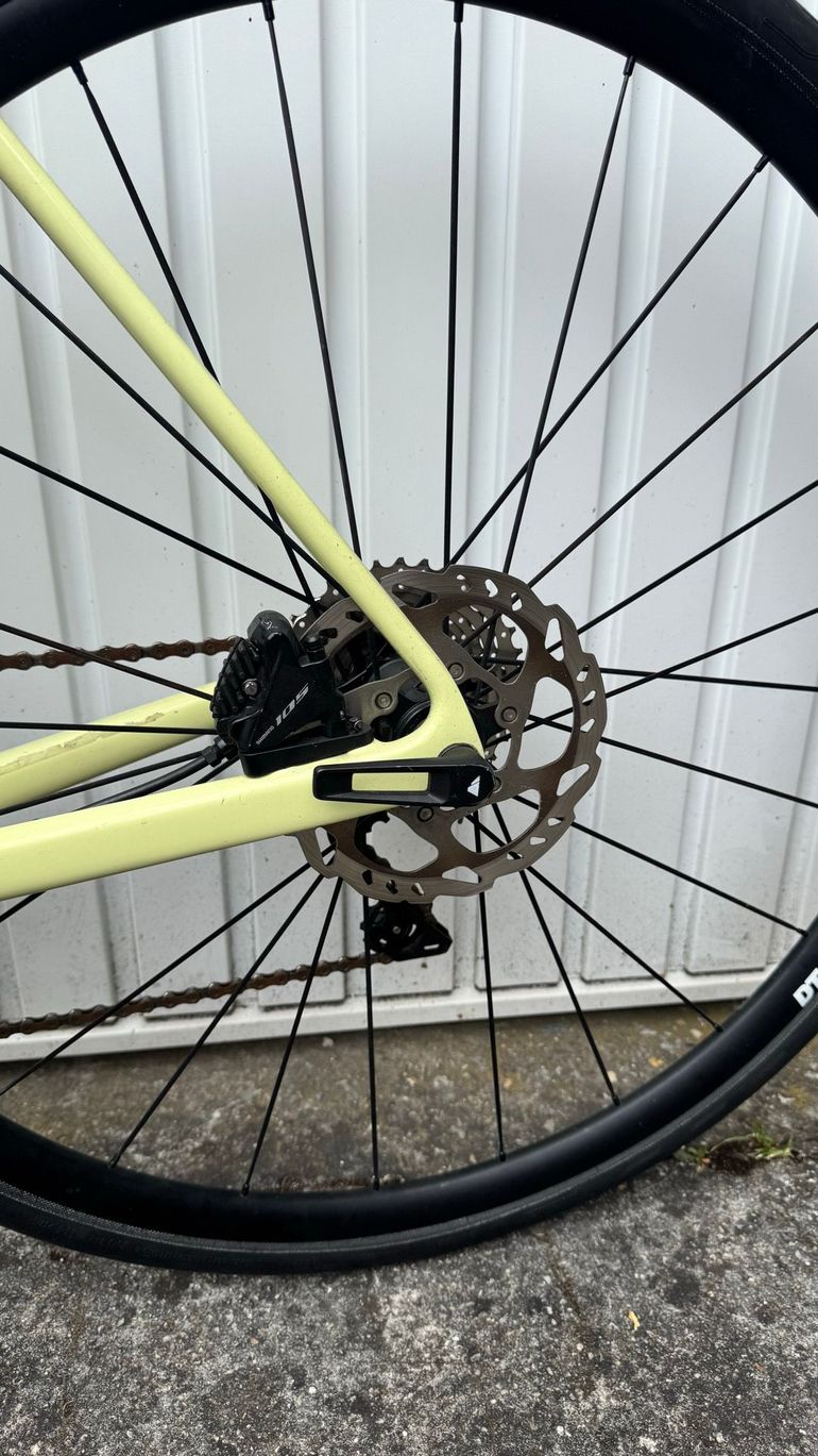 Used Canyon Endurace CF SL 7 Disc 2022 2022 Road & Gravel, Green — image 4 of 8