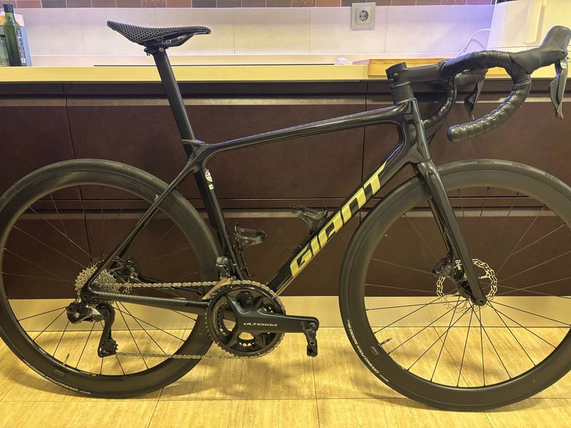 Použité Giant TCR Advanced Pro Disc 0 Di2 2024 2024 Road & Gravel