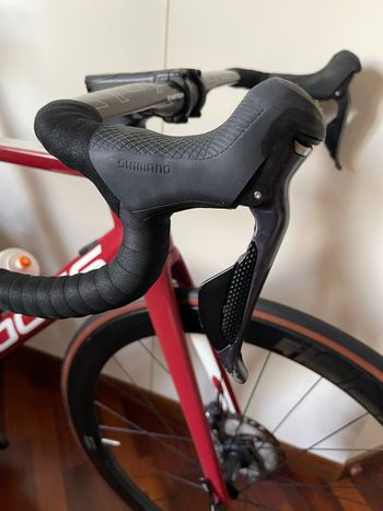 Used Focus IZALCO MAX DISC 9.6 2021 2021 Road & Gravel, Red — image 9 of 9