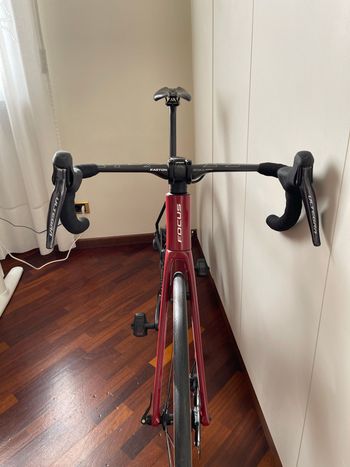 Used Focus IZALCO MAX DISC 9.6 2021 2021 Road & Gravel, Red — image 3 of 9