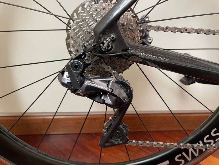 Used Focus IZALCO MAX DISC 9.6 2021 2021 Road & Gravel, Red — image 5 of 9