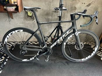 Used Scott Addict RC 30 2024 2024 Road & Gravel