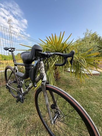 Used Meral Custom Shimano Dura Ace Di2 2025 Road & Gravel, Light Gray — image 2 of 8