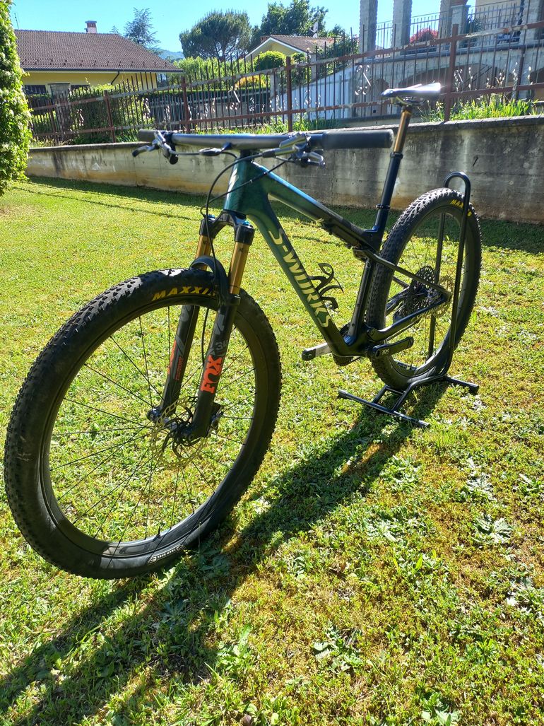 Used Specialized S-Works Epic World Cup - SRAM XX SL AXS, RockShox Ultimate 2024 2024 Mountainbike, Black, 29 — image 3 of 7