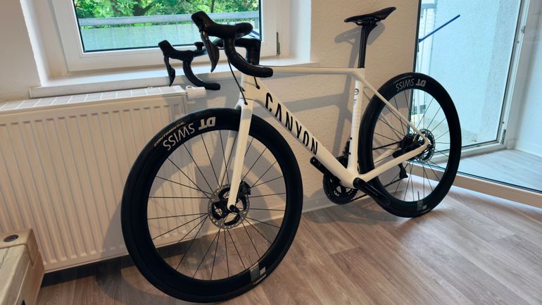 Used Canyon Ultimate CF SLX 9 Disc Di2 2022 2022 Road & Gravel, White — image 8 of 9
