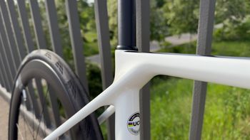 Used Canyon Ultimate CF SLX 9 Disc Di2 2022 2022 Road & Gravel, White — image 4 of 9