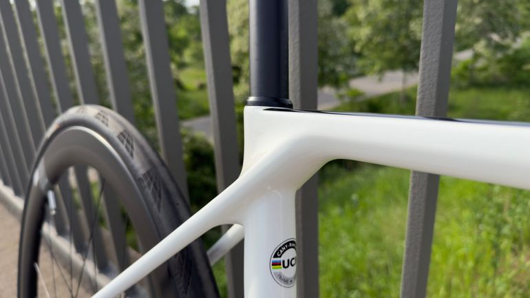 Used Canyon Ultimate CF SLX 9 Disc Di2 2022 2022 Road & Gravel, White — image 4 of 9