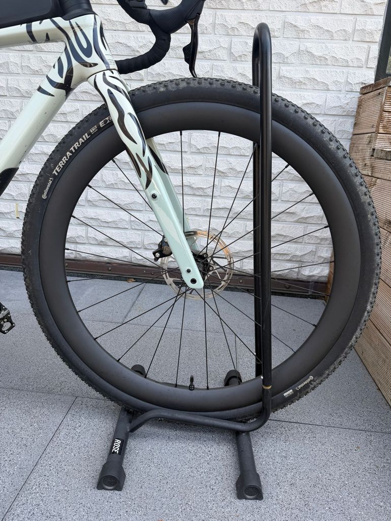 Used CUBE NUROAD C:62, EX 2025 2025 Road & Gravel, White — image 3 of 6
