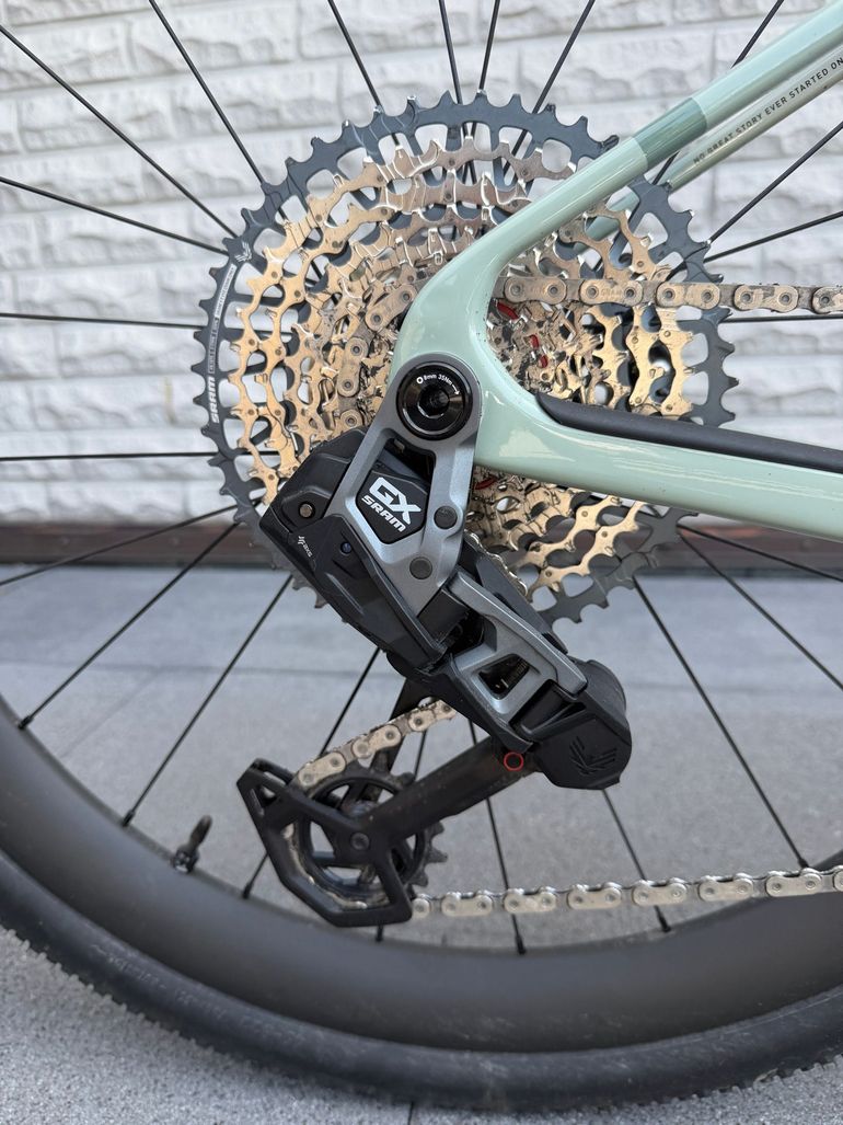 Used CUBE NUROAD C:62, EX 2025 2025 Road & Gravel, White — image 4 of 6