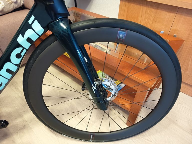BIANCHI OLTRE RC REPARTO CORSE EDICIÓN LIMITADA 140 TH ANIVERSARIO CUADRO 001 EXCLUSIVO TOPE GAMA ZIPP Custom Shimano Ultegra Di2 2026 Road & Gravel d'occasion — image 5 sur 26