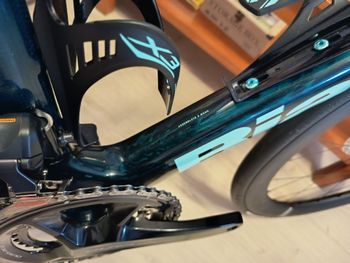 BIANCHI OLTRE RC REPARTO CORSE EDICIÓN LIMITADA 140 TH ANIVERSARIO CUADRO 001 EXCLUSIVO TOPE GAMA ZIPP Custom Shimano Ultegra Di2 2026 Road & Gravel d'occasion — image 11 sur 26