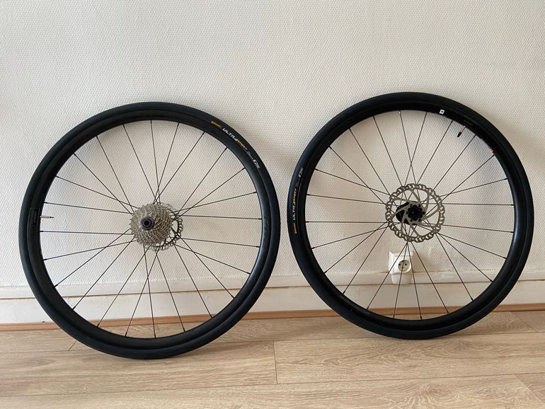 Used Giant TCR Advanced Disc 1 Pro Compact 2022 2022 Road & Gravel, Orange — image 9 of 17