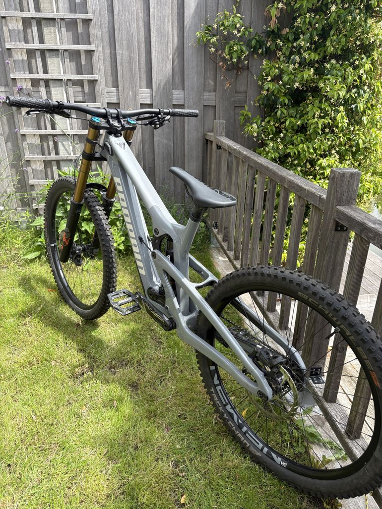 Used Propain Rage SRAM GX DH 2023 Mountainbike, Light Gray — image 14 of 17
