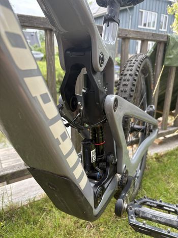 Used Propain Rage SRAM GX DH 2023 Mountainbike, Light Gray — image 11 of 17