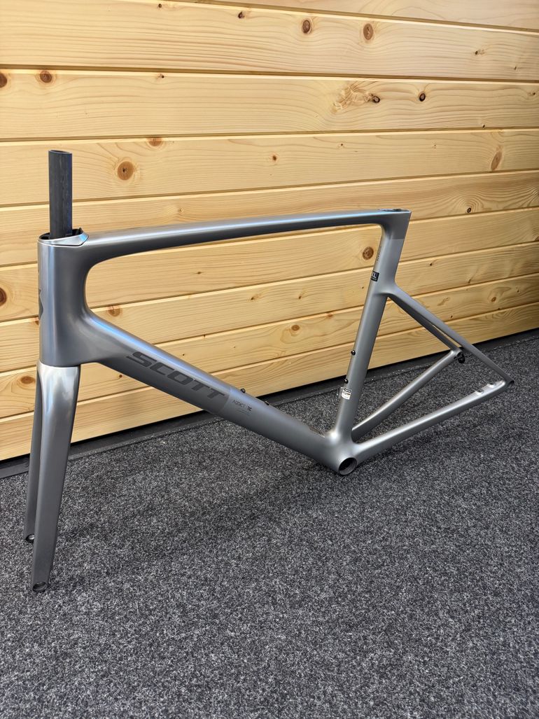 Used Scott Addict RC Ultimate HMX SL frame set 2026 Frameset 2026 Road & Gravel, Light Gray — image 1 of 4