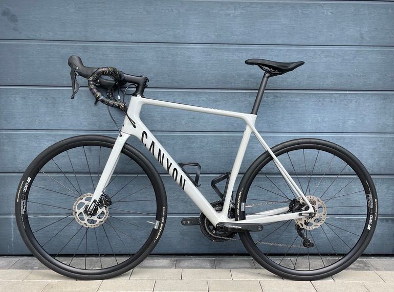 Used Canyon Endurace CF SL 7 Disc 2022 2022 Road & Gravel, Light Gray — image 3 of 6
