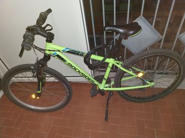 ROCKRIDER 24 INCH MOUNTAIN 2021 Kids & Youth usato