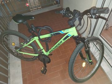 Used ROCKRIDER 24 INCH MOUNTAIN 2021 Youth, Green — image 2 of 9