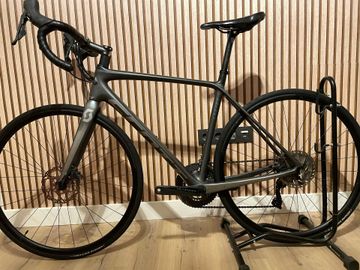 Použité Scott Addict 10 disc carbon 2021 2021 Road & Gravel