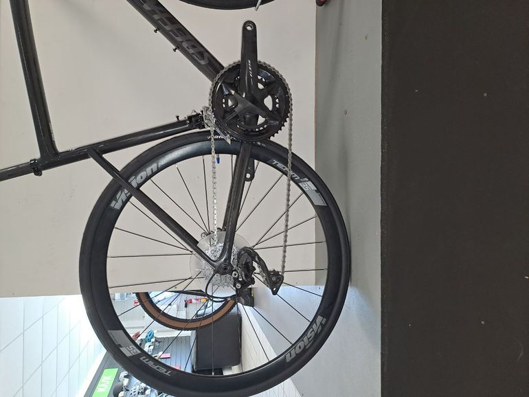 Used Specialized Tarmac SL6 Sport 2021 2021 Road & Gravel, Black — image 3 of 5