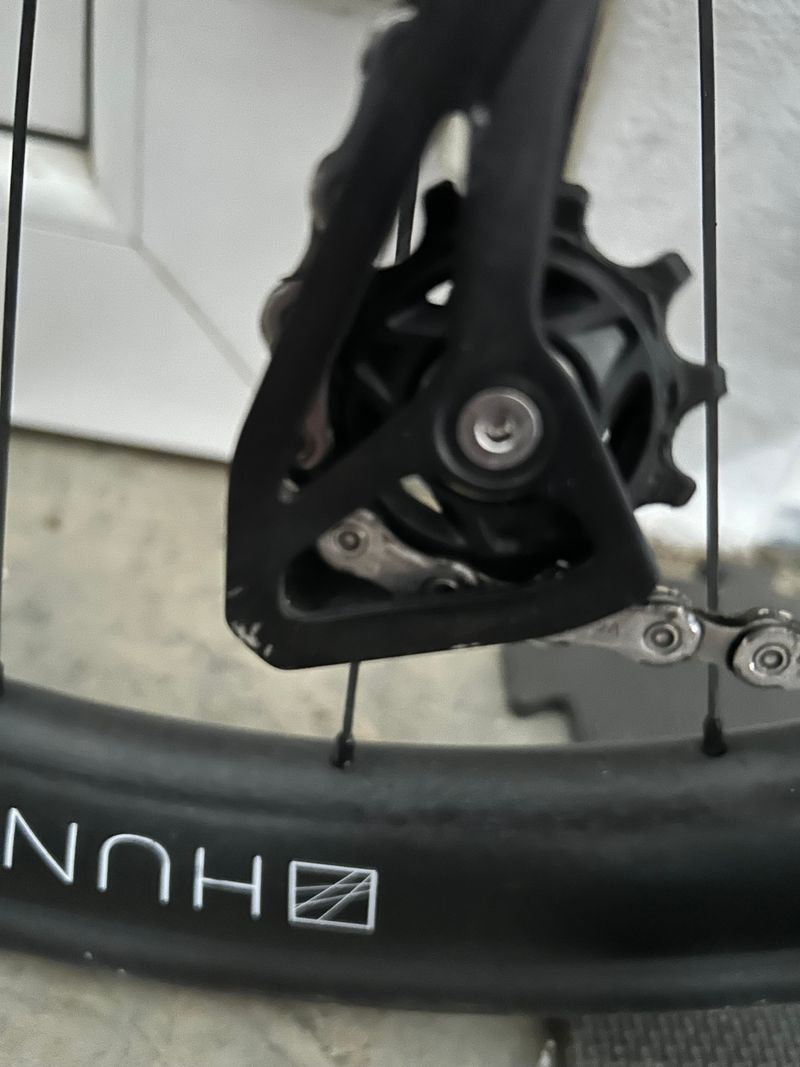 Used Canyon Ultimate CF SL 7 2024 2024 Road & Gravel, White — image 5 of 6