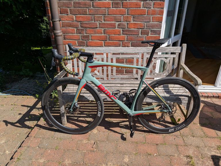 Tweedehands BMC Roadmachine SRAM Red eTap 2018 Road & Gravel — afbeelding 2 van 6