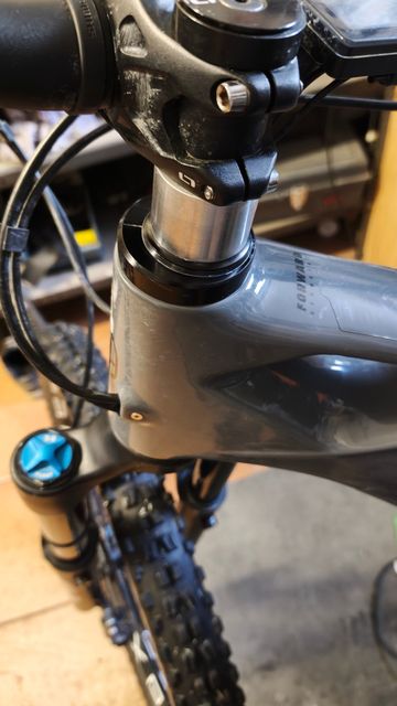 Used Mondraker CRUSHER 2024 2024 Mountainbike, Light Gray, 29 — image 2 of 8