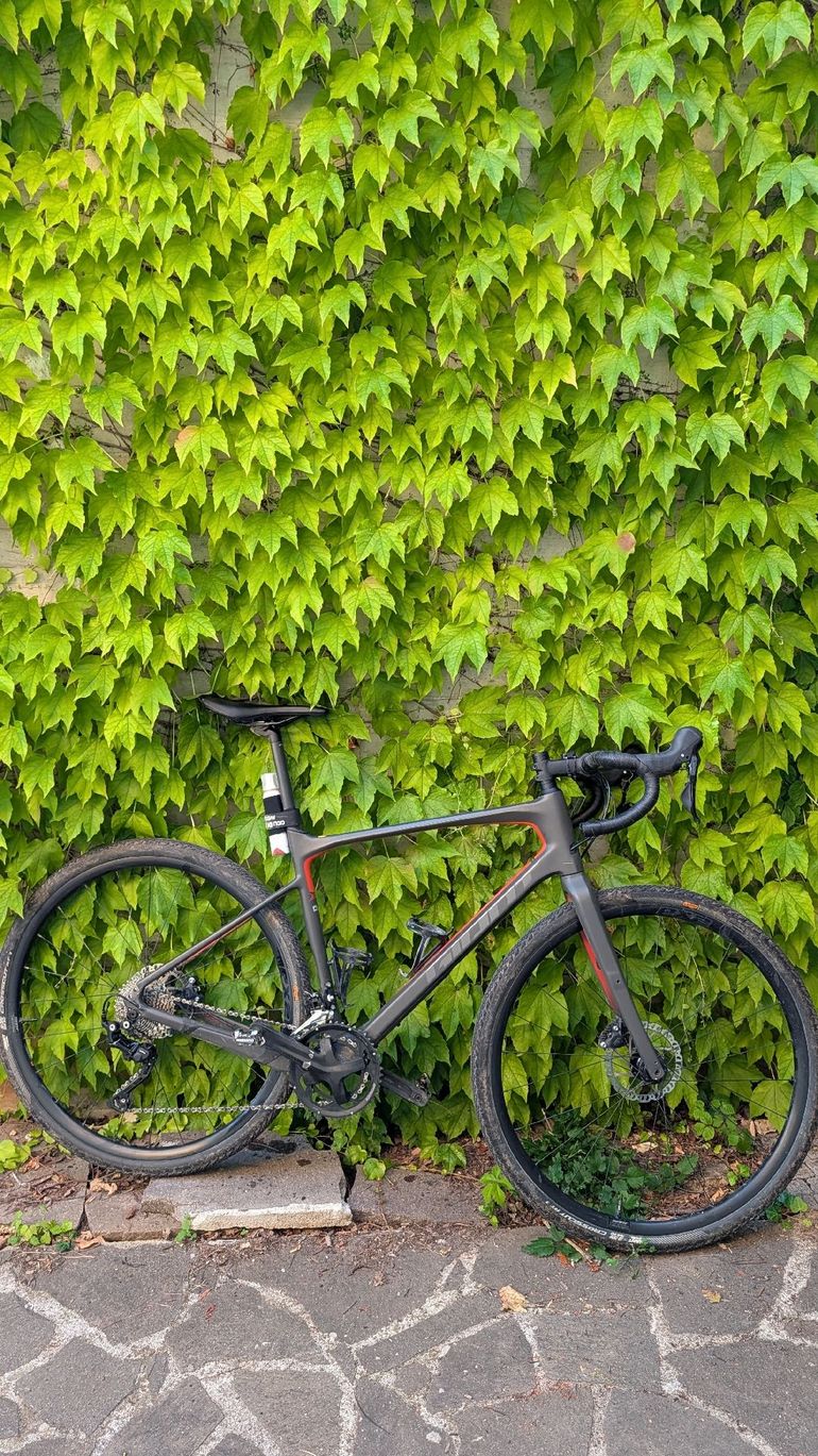Used Giant Revolt, Advanced 3 2021 2021 Road & Gravel, Black — image 1 of 6
