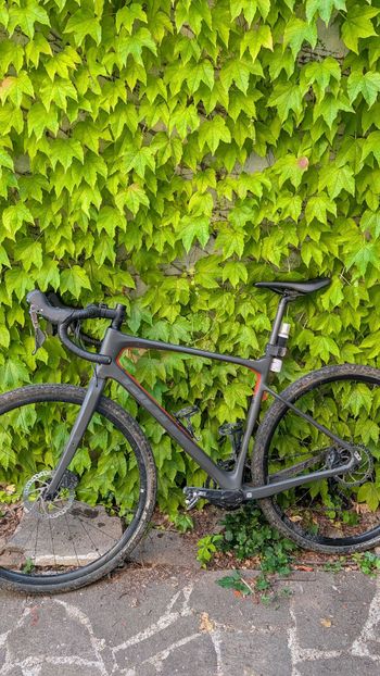Used Giant Revolt, Advanced 3 2021 2021 Road & Gravel, Black — image 2 of 6