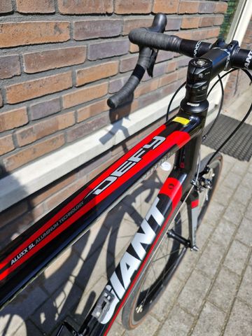 Used Giant Defy Shimano 105 2016 Road & Gravel, Black — image 7 of 13