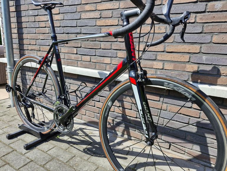 Giant Defy Shimano 105 2016 Road & Gravel usato, Nero — immagine 2 di 13