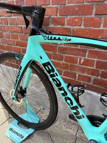 Used Bianchi Oltre Shimano Ultegra Di2 2022 Road & Gravel, Green — image 14 of 15