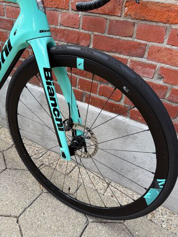 Used Bianchi Oltre Shimano Ultegra Di2 2022 Road & Gravel, Green — image 4 of 15