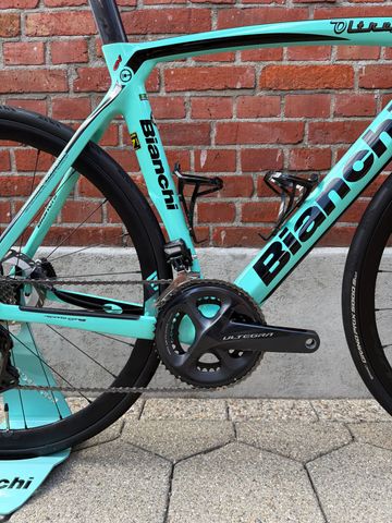 Used Bianchi Oltre Shimano Ultegra Di2 2022 Road & Gravel, Green — image 3 of 15