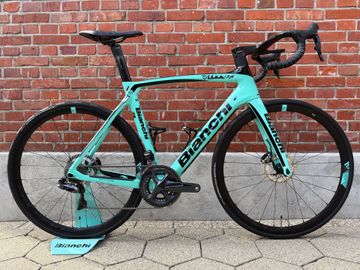 Used Bianchi Oltre Shimano Ultegra Di2 2022 Road & Gravel