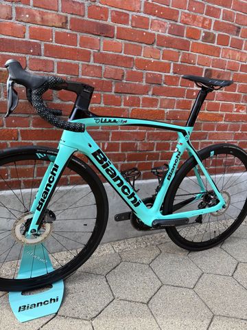 Used Bianchi Oltre Shimano Ultegra Di2 2022 Road & Gravel, Green — image 12 of 15