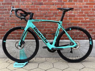 Used Bianchi Oltre Shimano Ultegra Di2 2022 Road & Gravel, Green — image 11 of 15