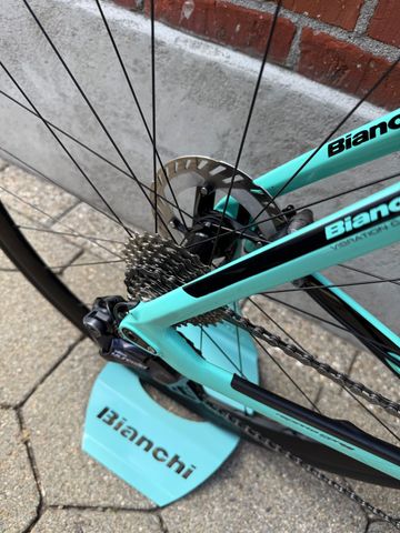 Used Bianchi Oltre Shimano Ultegra Di2 2022 Road & Gravel, Green — image 10 of 15