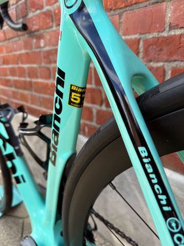 Used Bianchi Oltre Shimano Ultegra Di2 2022 Road & Gravel, Green — image 15 of 15