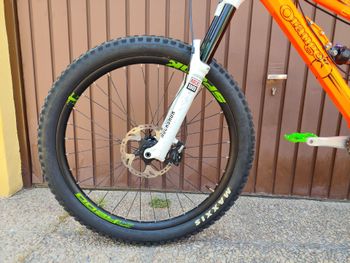 Orange Alpine 160 2015 Mountainbike de segunda mano, Naranja — imagen 9 de 12