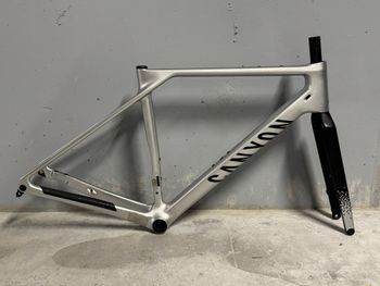 Used Canyon Endurace CF 7 Di2 LN 2024 Frameset 2024 Road & Gravel