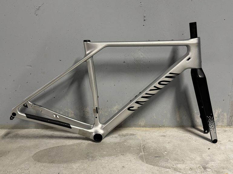 Used Canyon Endurace CF 7 Di2 LN 2024 Frameset 2024 Road & Gravel, Light Gray — image 1 of 13