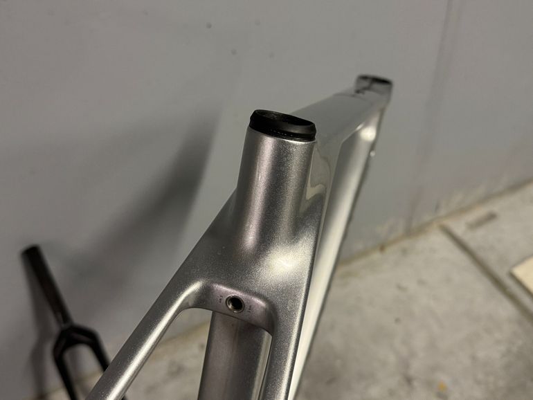 Used Canyon Endurace CF 7 Di2 LN 2024 Frameset 2024 Road & Gravel, Light Gray — image 12 of 13